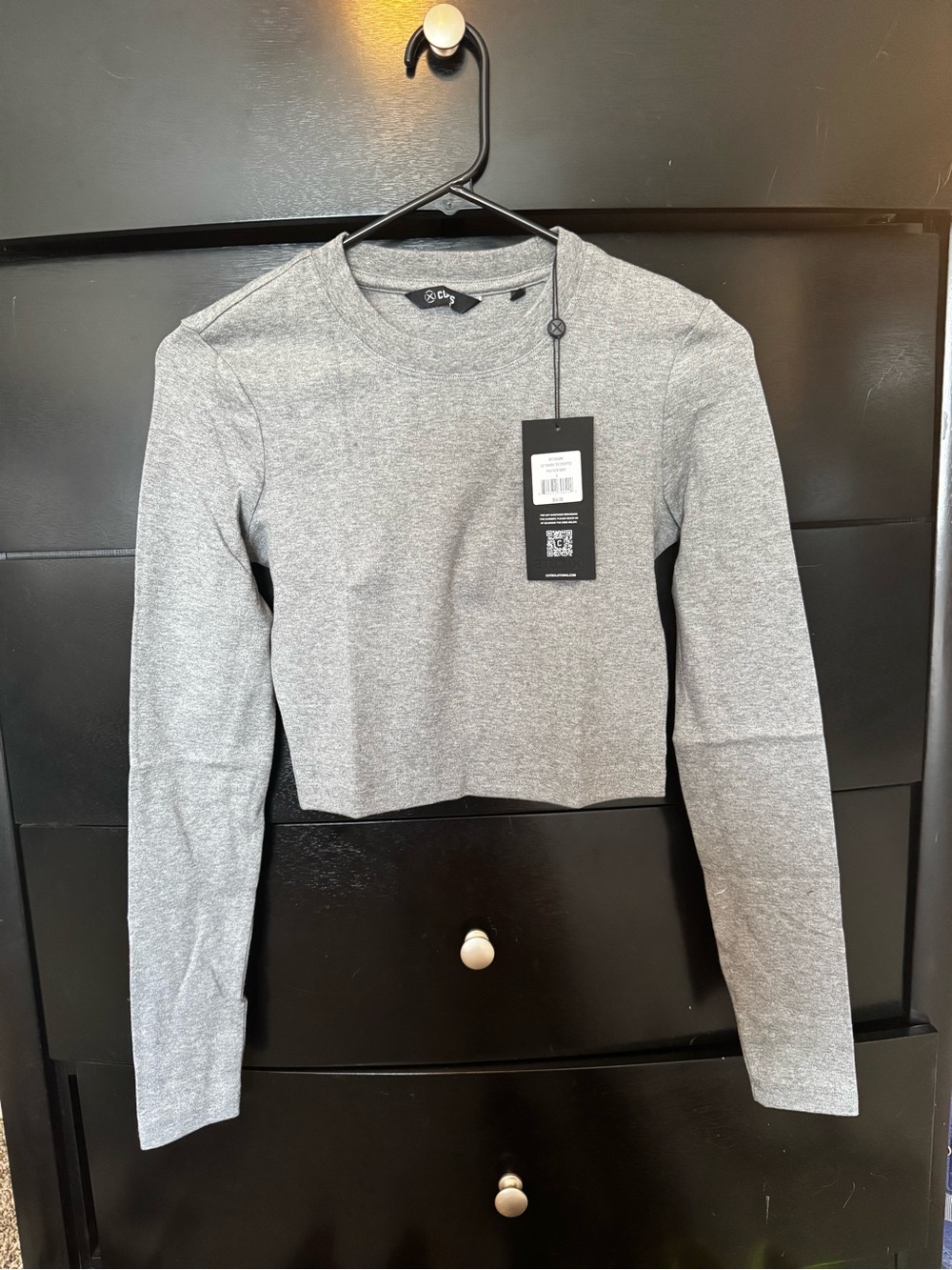 Cuts Clothing Heather Gray Long Sleeve Cropped Tee